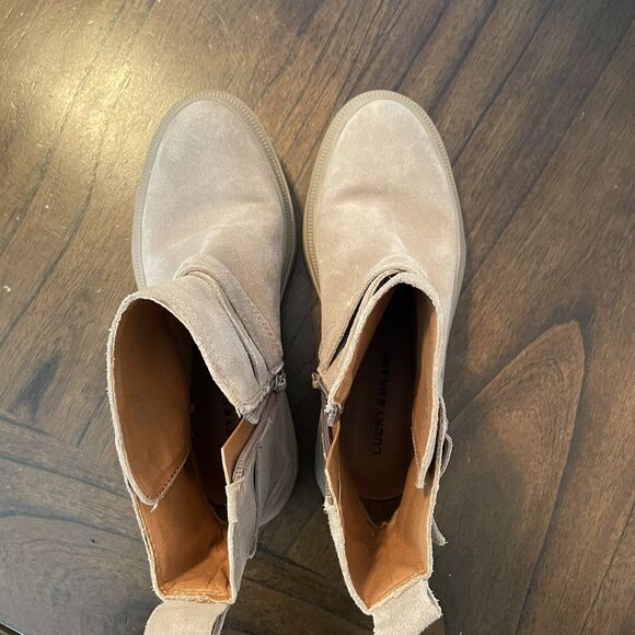 LUCKY BRAND Boots Sz 8.5 Elyton Suede Zip Buckle Crossover Chunky Lug Sole - Picture 12 of 12